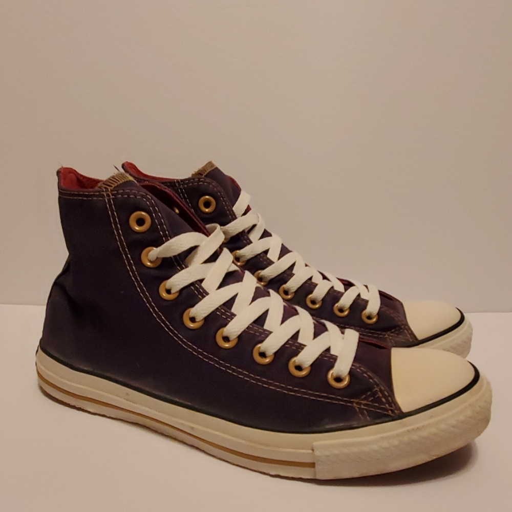 Converse All Star Chuck Taylors men's size 9